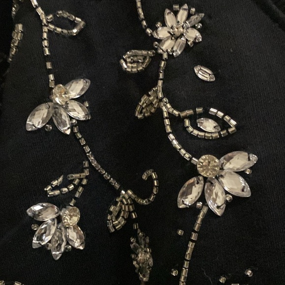 Black V-Neck Sweater with Floral Embroidery XL - Picture 3 of 6